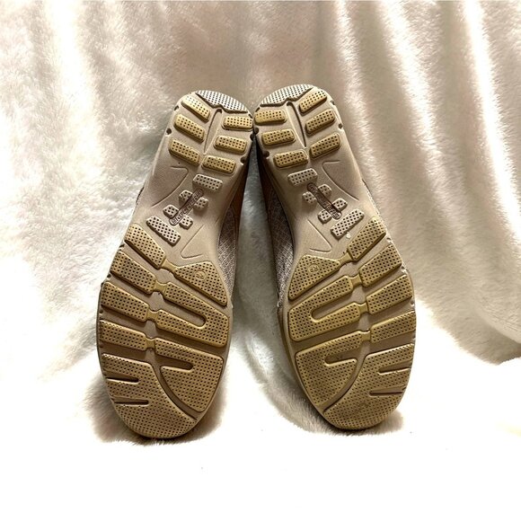 Skechers Womens Beige Slip-On Shoes Size 10 US UK 7 EUR 40 Synthetic/Textile Upp - Picture 6 of 6